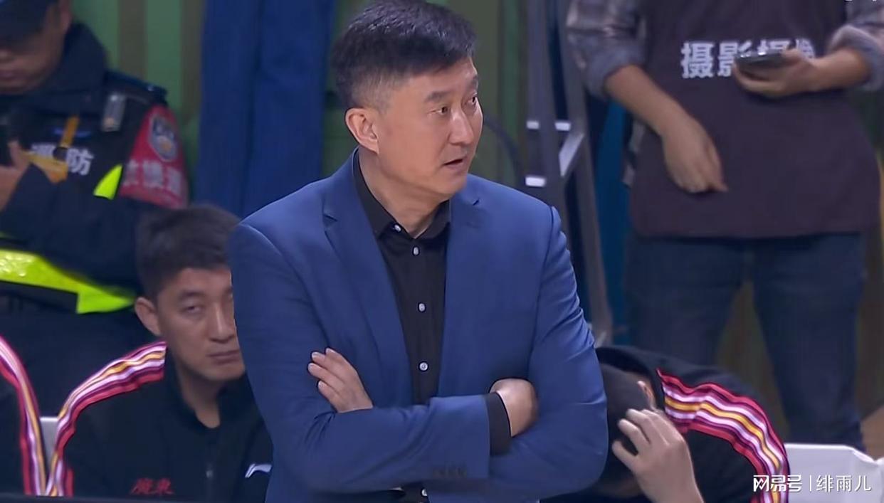 世界杯官方app下载中心-天赋第一却打不出来！广东队扶正新锋线大侧翼，保杜锋躺进总决赛